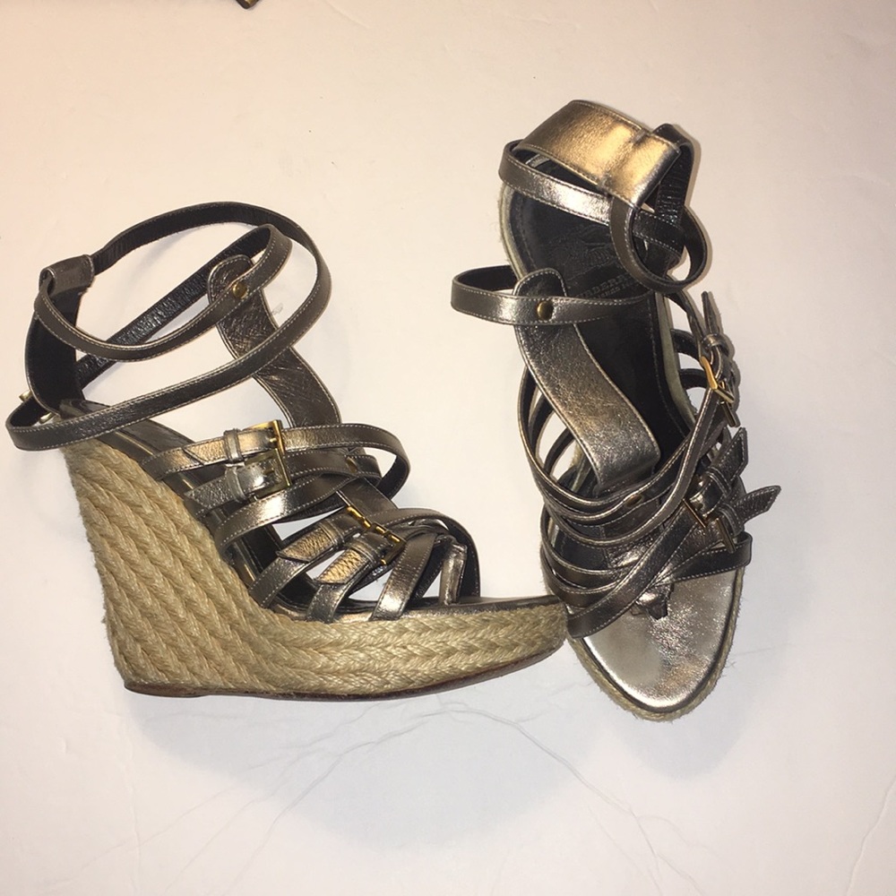 Burberry wedged size